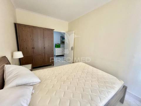 Apartamento t3 com terraço _ a 200 metros da praia da califórnia _ sesimbra