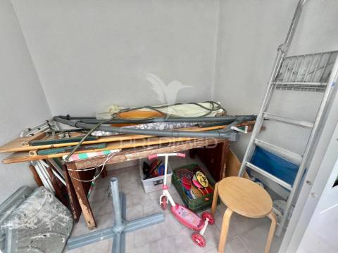 Apartamento t3 com terraço _ a 200 metros da praia da califórnia _ sesimbra