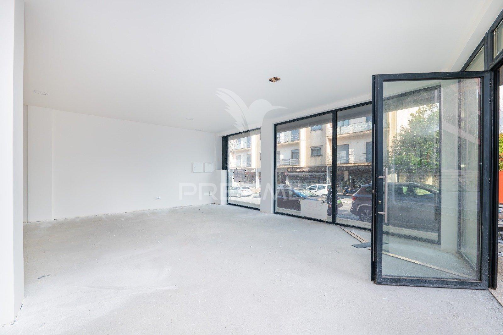 Loja para comercio e serviços com 81.40 m2 centro da vila, arco de baúlhe