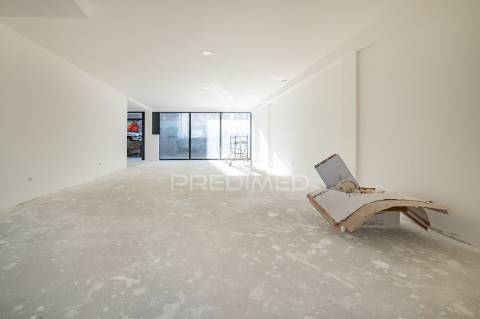 Loja para comercio e serviços com 81.40 m2 centro da vila, arco de baúlhe