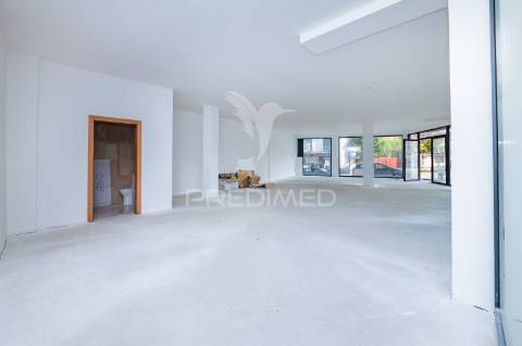 Loja para comercio e serviços com 81.40 m2 centro da vila, arco de baúlhe