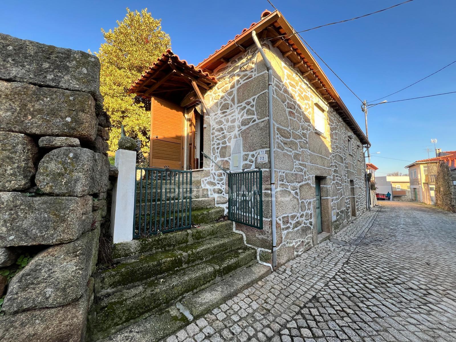 Moradia típica transmontana em candoso