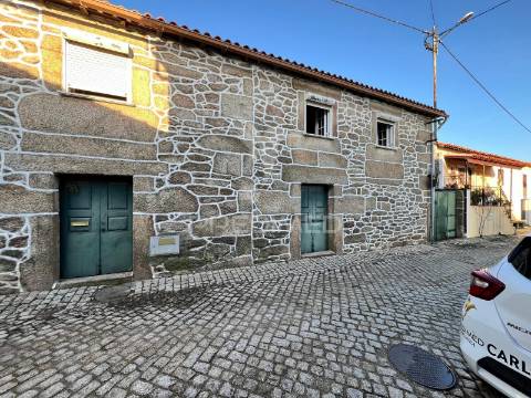 Moradia típica transmontana em candoso