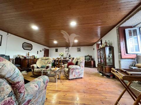 Moradia típica transmontana em candoso