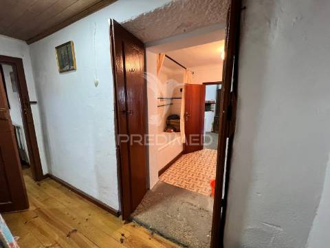 Moradia típica transmontana em candoso