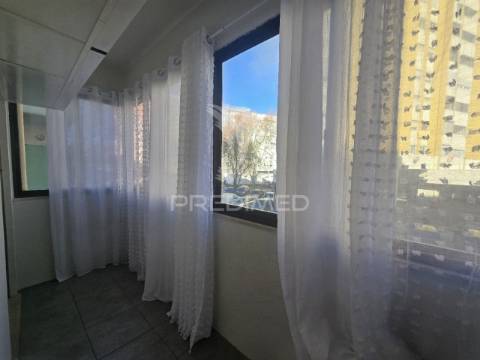 Apartamento t1, zona do bonfim, em setúbal