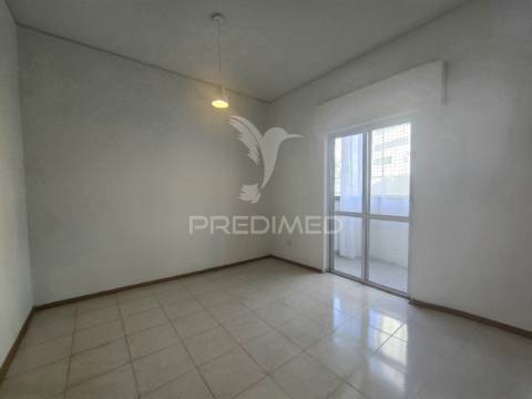 Apartamento t1, zona do bonfim, em setúbal