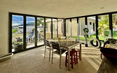 Excelente moradia individual t3  com cozinha regional