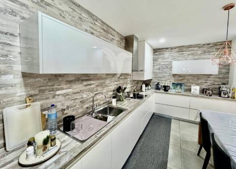 Excelente moradia individual t3  com cozinha regional