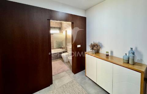 Excelente moradia individual t3  com cozinha regional