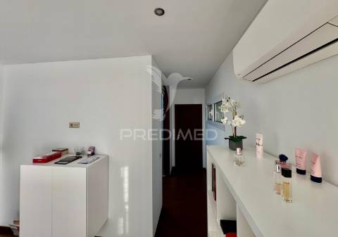 Excelente moradia individual t3  com cozinha regional