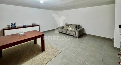 Excelente moradia individual t3  com cozinha regional