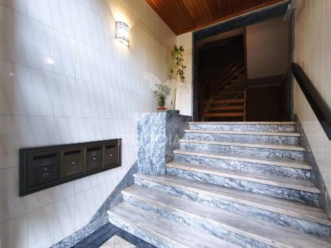 Apartamento t2 com despensa e arrecadação | amadora | mina de água