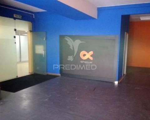 Loja comercial de 72,50 m2– bonfim, porto