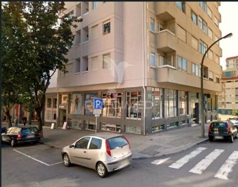 Loja comercial de 72,50 m2– bonfim, porto