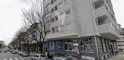 Loja comercial de 72,50 m2– bonfim, porto