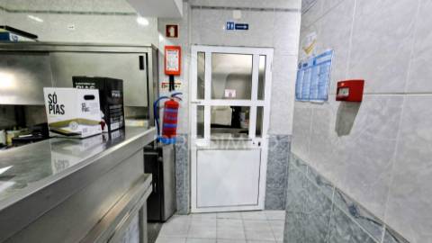 Bar e restaurante - trespasse com renda baixa - centro odivelas