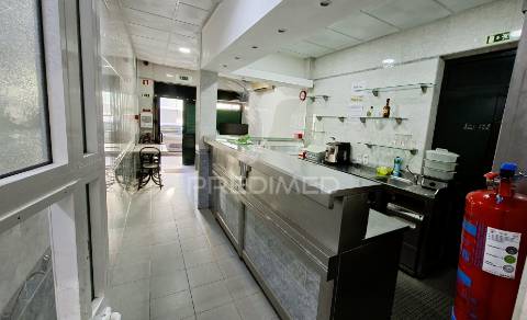 Bar e restaurante - trespasse com renda baixa - centro odivelas