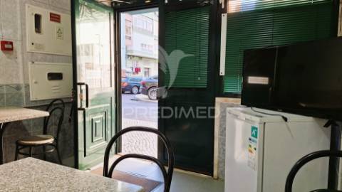 Bar e restaurante - trespasse com renda baixa - centro odivelas