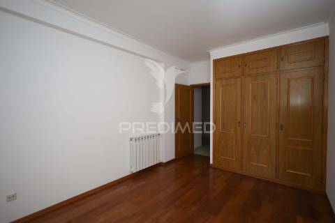 Apartamento t2+2
