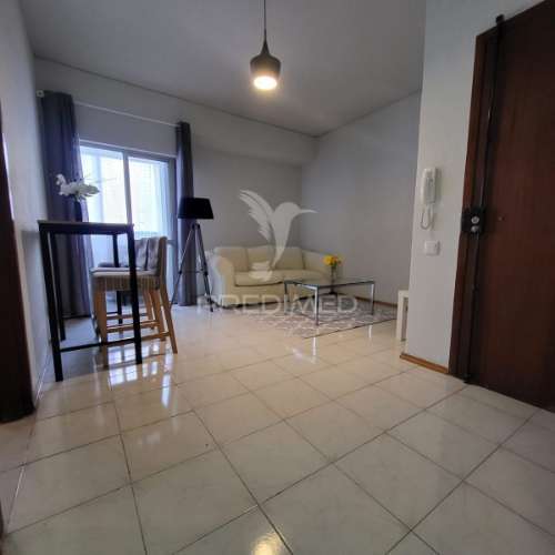 T1 com 2 elevadores em setúbal