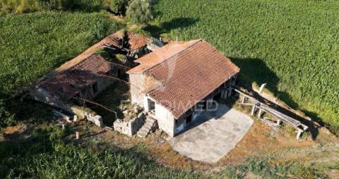 Quinta com "2 moradias independentes", em oleiros, guimarães