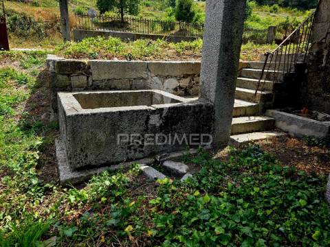 Quinta com "2 moradias independentes", em oleiros, guimarães