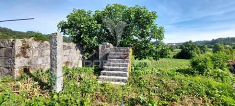 Quinta com "2 moradias independentes", em oleiros, guimarães