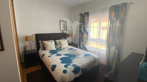 Moradia triplex com dois lugares de garagem