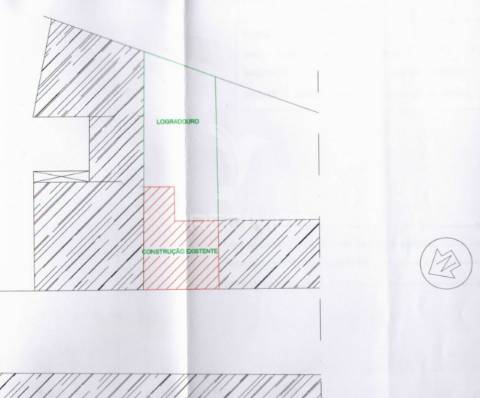 Moradia t1 térrea para recuperar em alpiarça.