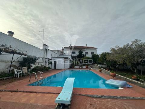 Moradia/quintinha t6- santarém