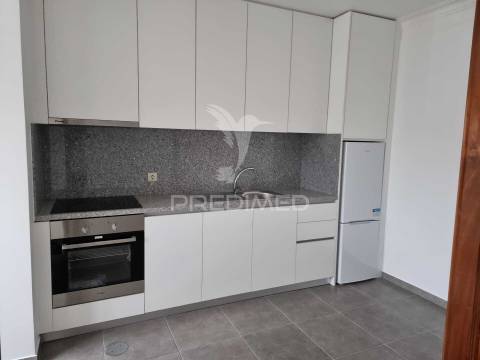 Apartamento t1+1 para arrendar na maia, centro-