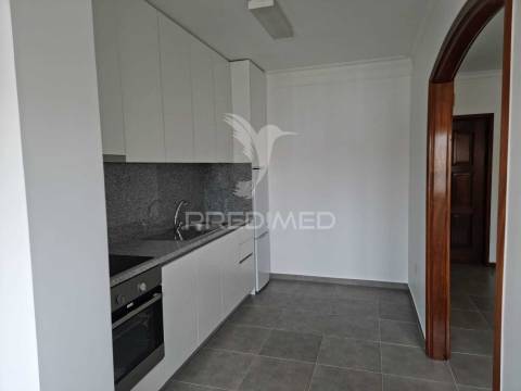 Apartamento t1+1 para arrendar na maia, centro-