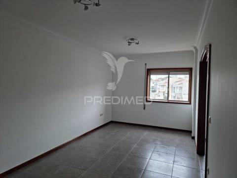 Apartamento t1+1 para arrendar na maia, centro-
