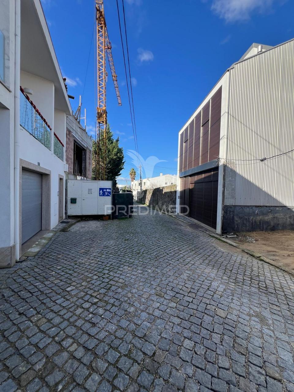 Terreno com 213 m2 em real, braga