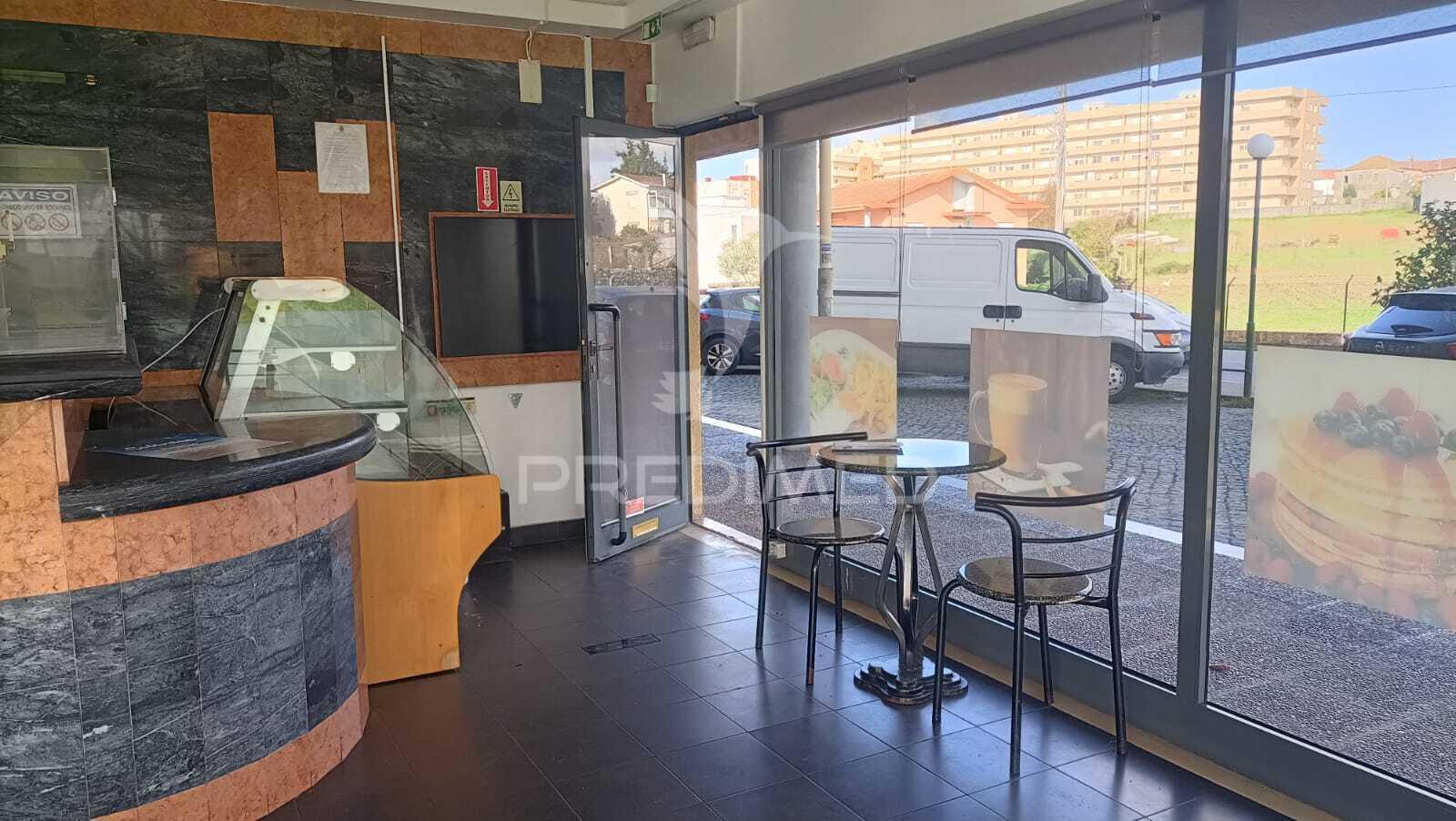 Cafeteria para arrendamento em s. romão do coronado