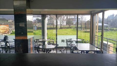 Cafeteria para arrendamento em s. romão do coronado