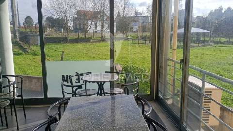 Cafeteria para arrendamento em s. romão do coronado