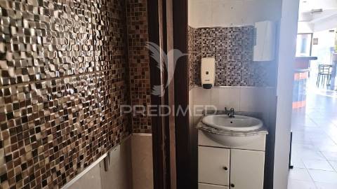 Cafeteria para arrendamento em s. romão do coronado