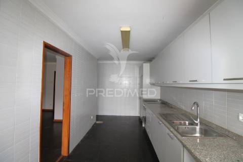 T2 com varanda, terraço e  lugar de garagem em zona aru – são mamede de infesta