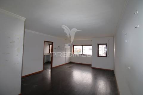 T2 com varanda, terraço e  lugar de garagem em zona aru – são mamede de infesta