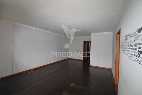 T2 com varanda, terraço e  lugar de garagem em zona aru – são mamede de infesta