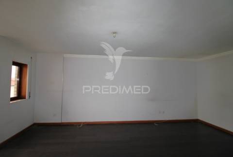 T2 com varanda, terraço e  lugar de garagem em zona aru – são mamede de infesta