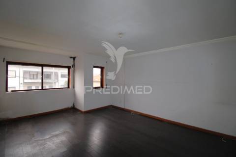 T2 com varanda, terraço e  lugar de garagem em zona aru – são mamede de infesta