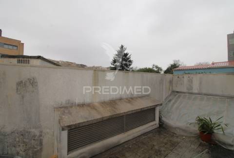 T2 com varanda, terraço e  lugar de garagem em zona aru – são mamede de infesta