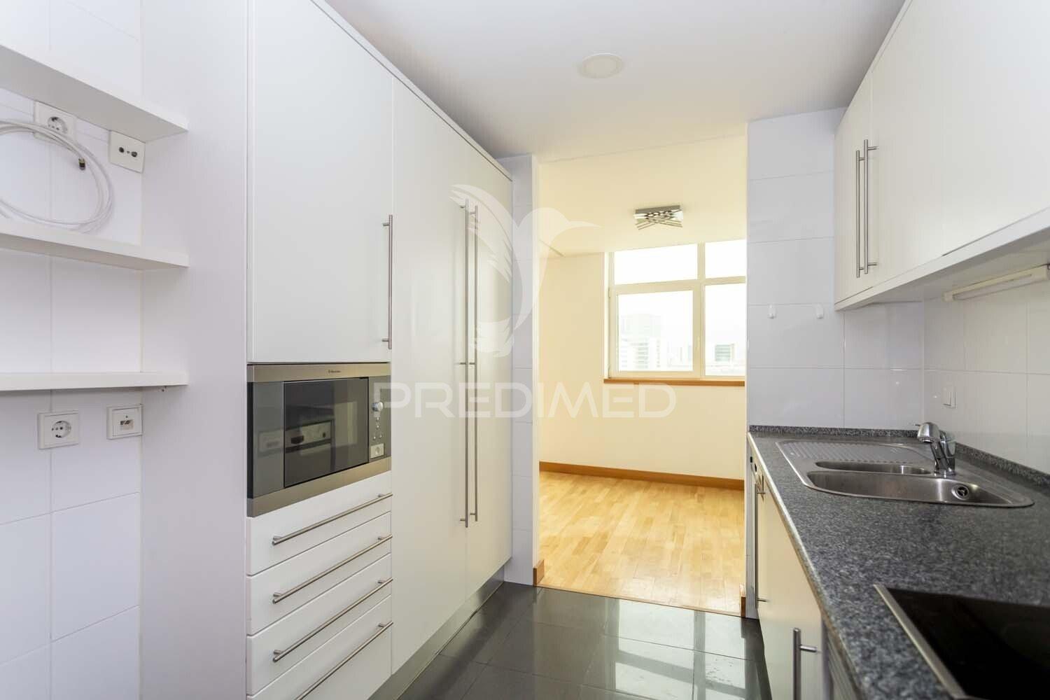 Apartamento duplex t2 parque das nações . lisboa