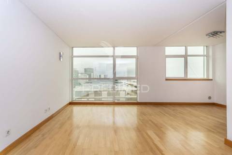 Apartamento duplex t2 parque das nações . lisboa