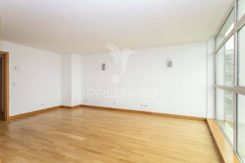 Apartamento duplex t2 parque das nações . lisboa