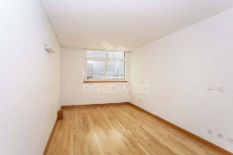 Apartamento duplex t2 parque das nações . lisboa