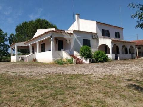 Quinta para eventos, com moradia t3, junto ao tejo em alvega